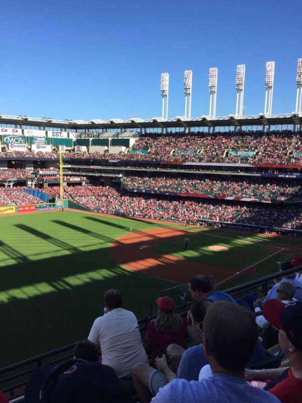 Progressive Field, bloc: 476, rangée: D, place: 5
