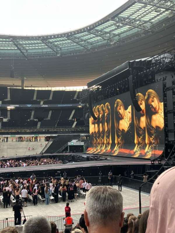 Stade de France, bloc: H2, rangée: 18, place: 02