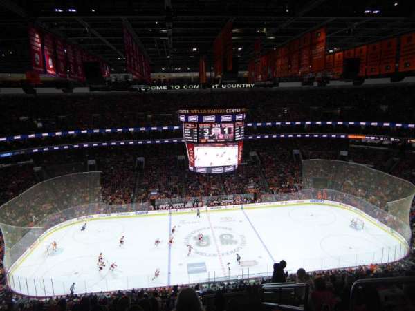 Xfinity Mobile Arena, bloc: 212, rangée: 13, place: 19