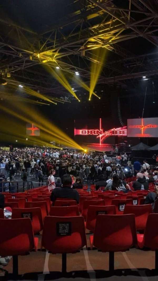 Zénith Paris, bloc: Q, rangée: 23, place: 245