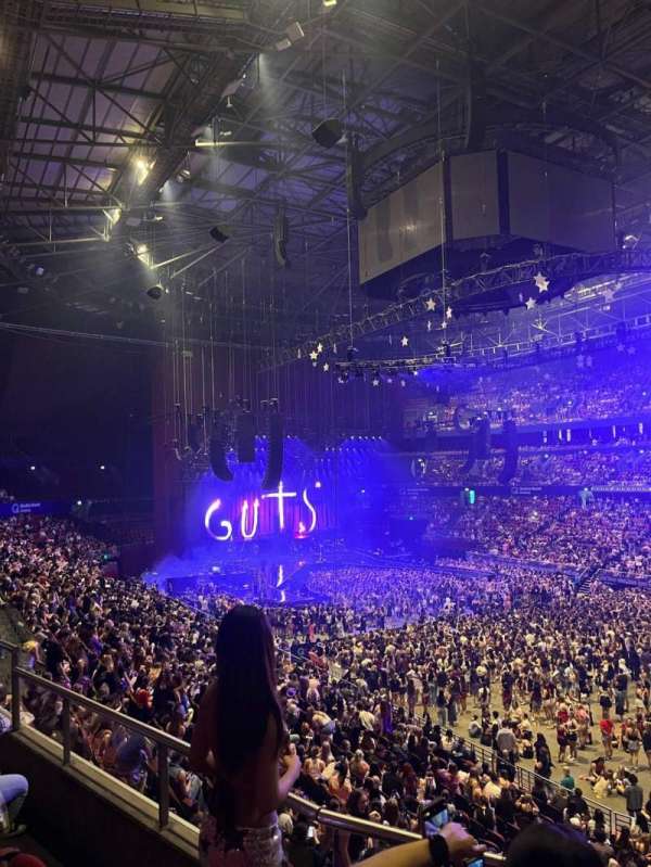 Qudos Bank Arena, bloc: 29, rangée: C, place: 132