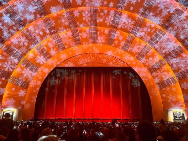 Radio City Music Hall, bloc: Orchestra 4, rangée: F, place: 407