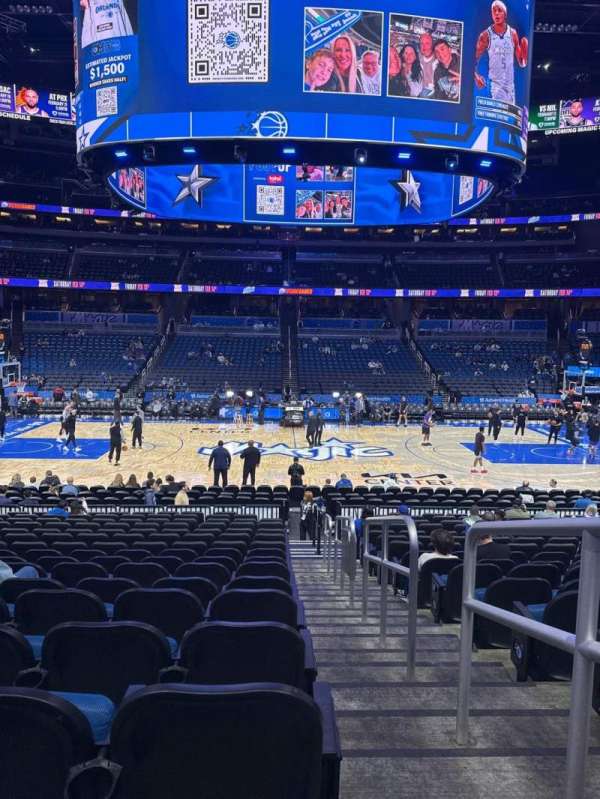 Kia Center, bloc: 115, rangée: 16, place: 1