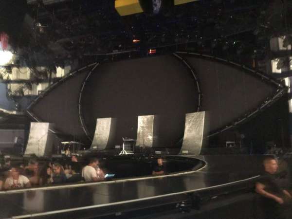 Wiener Stadthalle, bloc: Standing