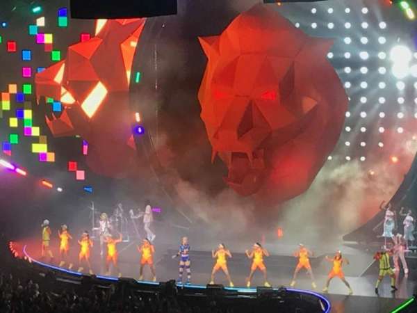 Madison Square Garden, bloc: 207, rangée: 1, place: 6