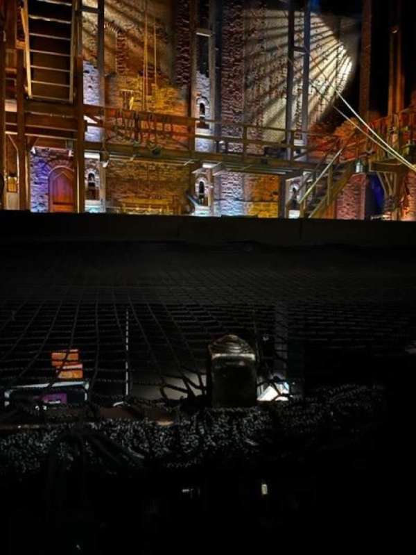 Academy of Music, bloc: Parquet Left, rangée: DDD, place: 1