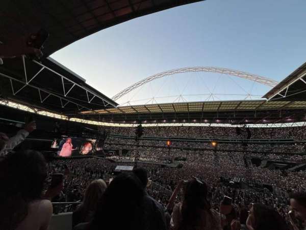 Wembley Stadium, bloc: 122, rangée: 37, place: 296