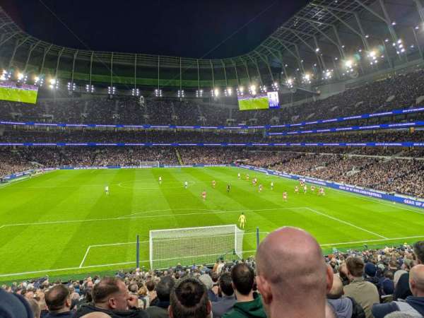 Tottenham Hotspur Stadium, bloc: 254, rangée: 28, place: 228