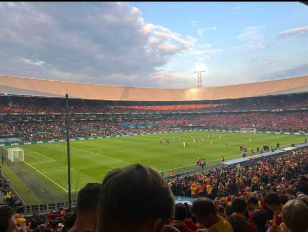 De Kuip, bloc: P, rangée: 16, place: 10