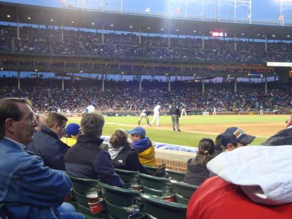 Wrigley Field, bloc: 28, rangée: 9, place: 8