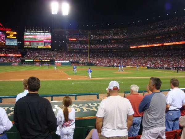 Busch Stadium, bloc: 157D, rangée: H, place: 12