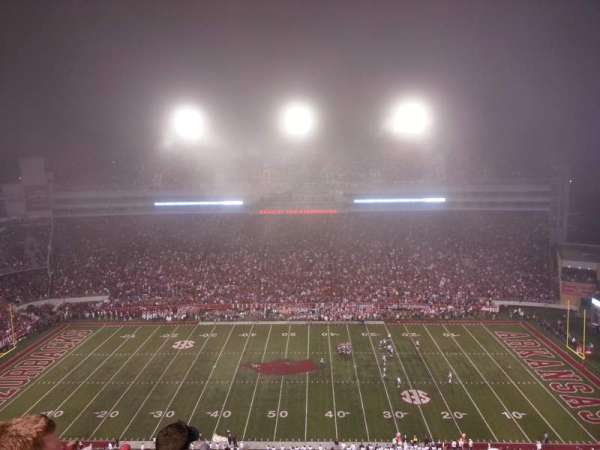 Razorback Stadium, bloc: E523, rangée: 5, place: 33