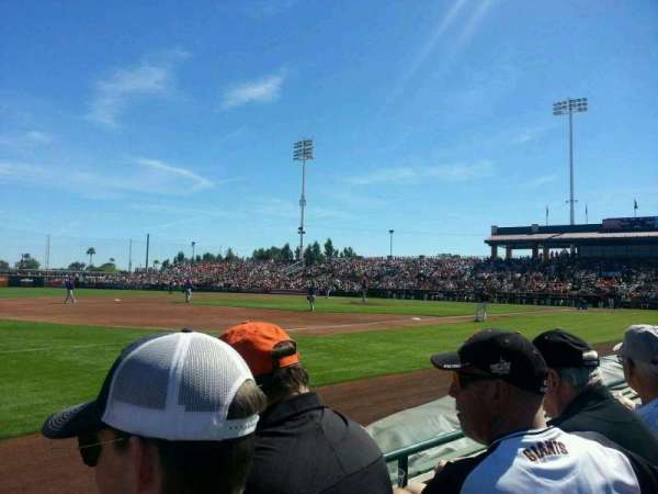Scottsdale Stadium, bloc: 121, rangée: B, place: 10