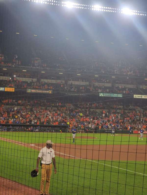 Oriole Park at Camden Yards, bloc: 12, rangée: 2, place: 17