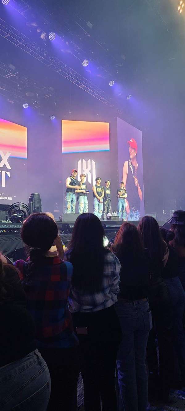 EagleBank Arena, bloc: 3, rangée: B, place: 11