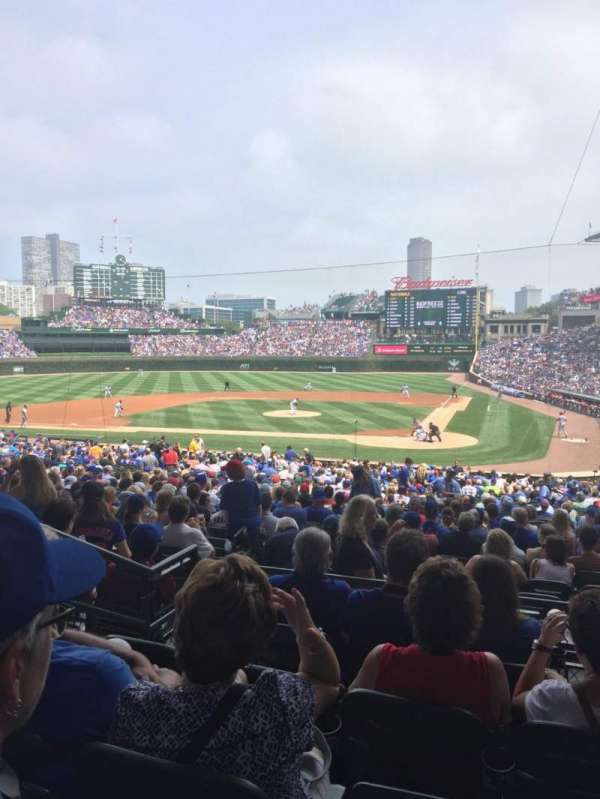 Wrigley Field, bloc: 214, rangée: 5, place: 116
