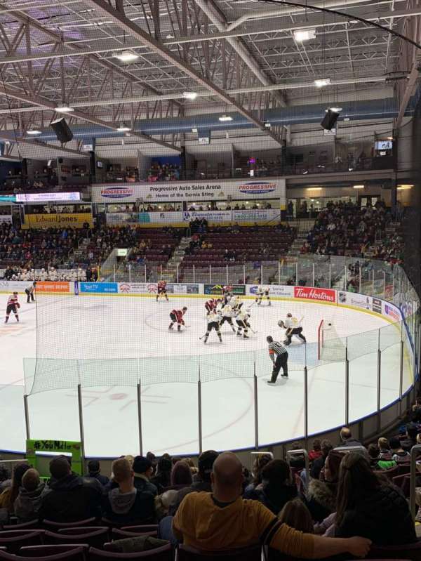 Progressive Auto Sales Arena, bloc: 104, rangée: 13, place: 3