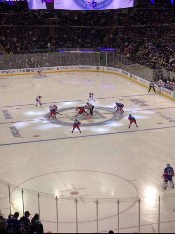 Madison Square Garden, bloc: 203, rangée: BS4, place: 3