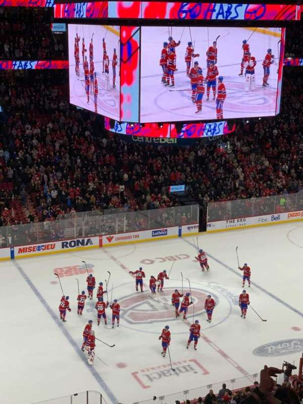 Centre Bell, bloc: 203, rangée: F, place: 9