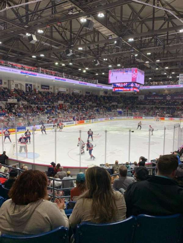 Dow Event Center, bloc: L27, rangée: SRO
