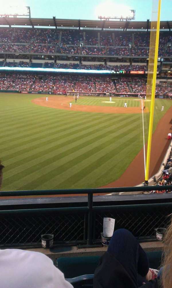 Angel Stadium, bloc: 301, rangée: c, place: 8
