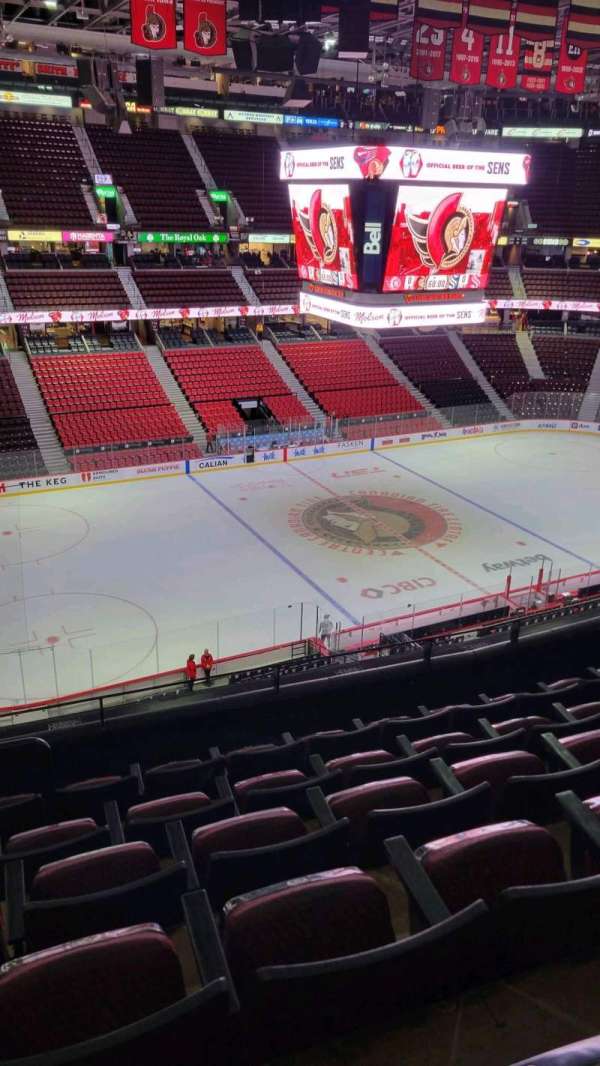 Canadian Tire Centre, bloc: 310, rangée: f, place: 15