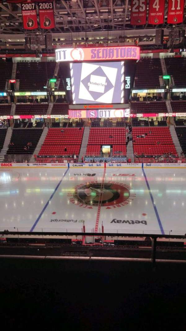 Canadian Tire Centre, bloc: 308, rangée: b, place: 2