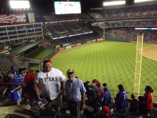 Globe Life Park in Arlington, bloc: 308, rangée: 8, place: 5