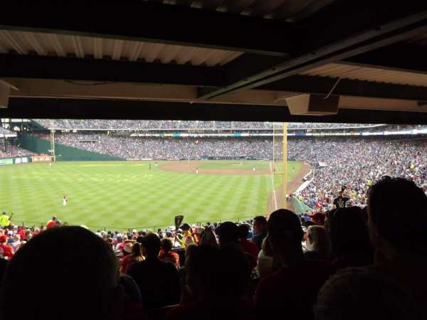 Globe Life Park in Arlington, bloc: 8, rangée: 24, place: 1