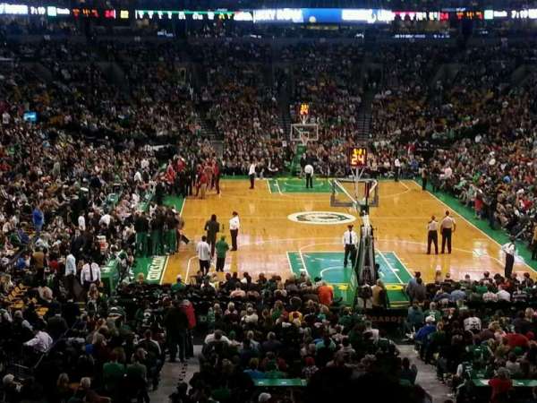 TD Garden, bloc: Sports Deck, rangée: B, place: 34