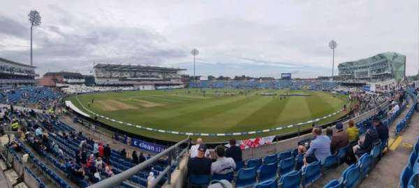 Headingley Cricket Ground, bloc: North East Upper (O), rangée: R, place: 563