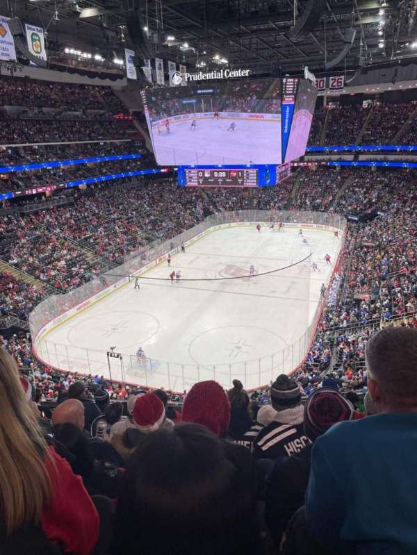 Prudential Center, bloc: 105, rangée: 7, place: 9