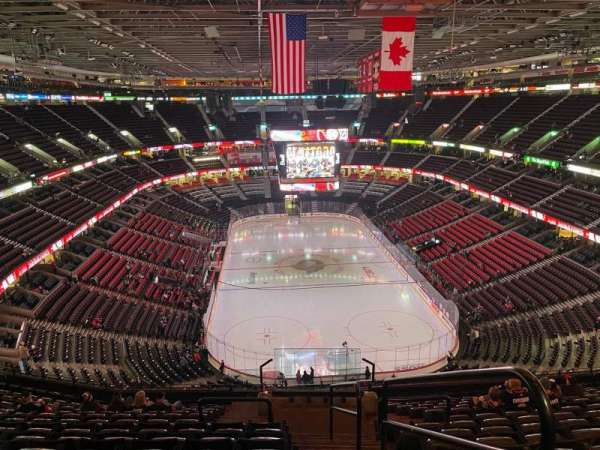 Canadian Tire Centre, bloc: 302, rangée: P, place: 1