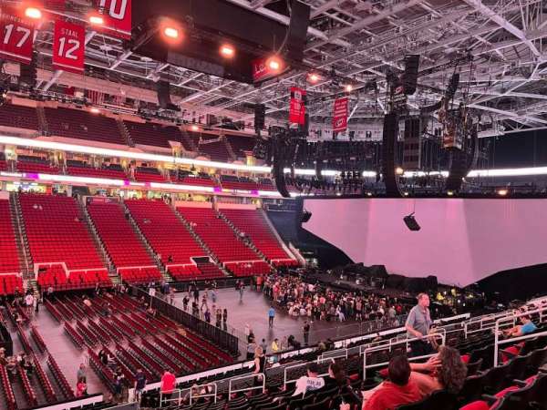Lenovo Center, bloc: 121, rangée: WW, place: 12
