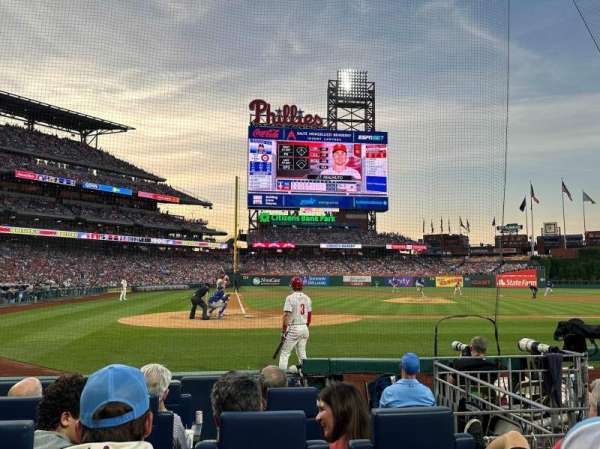 Citizens Bank Park, bloc: Diamond Club G, rangée: 5, place: 10