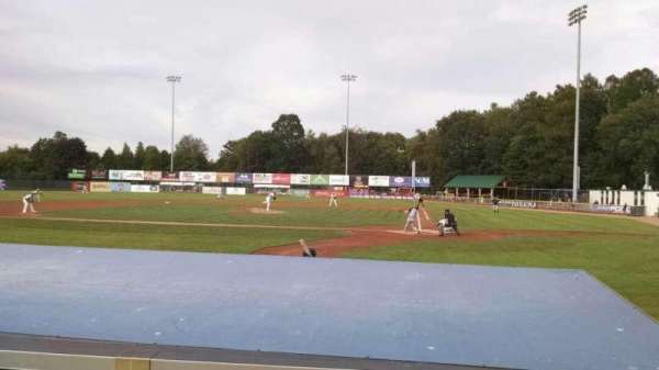 Centennial Field, bloc: A, rangée: B, place: 16