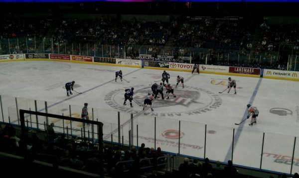 Toyota Arena, bloc: Suite 3, rangée: b, place: 6