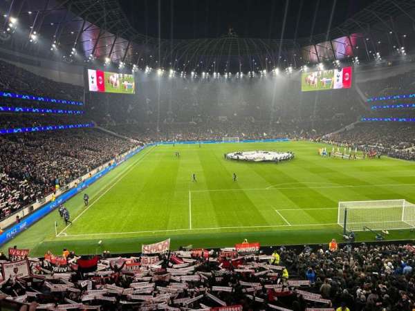 Tottenham Hotspur Stadium, bloc: 421, rangée: 3, place: 411