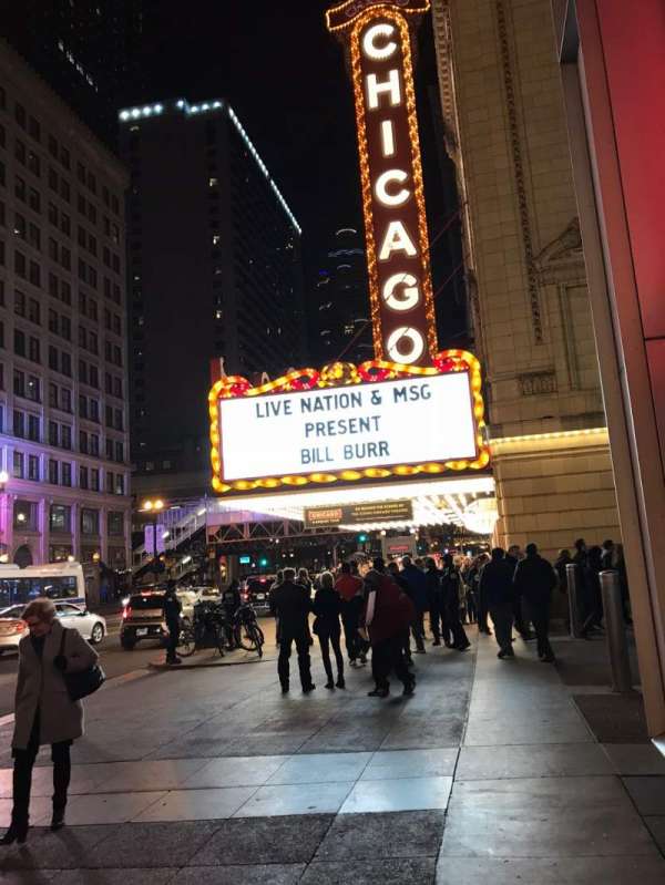 Chicago Theatre, bloc: Outside