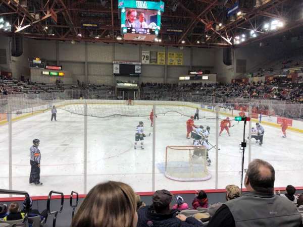 Sullivan Arena, bloc: 123, rangée: 11, place: 13