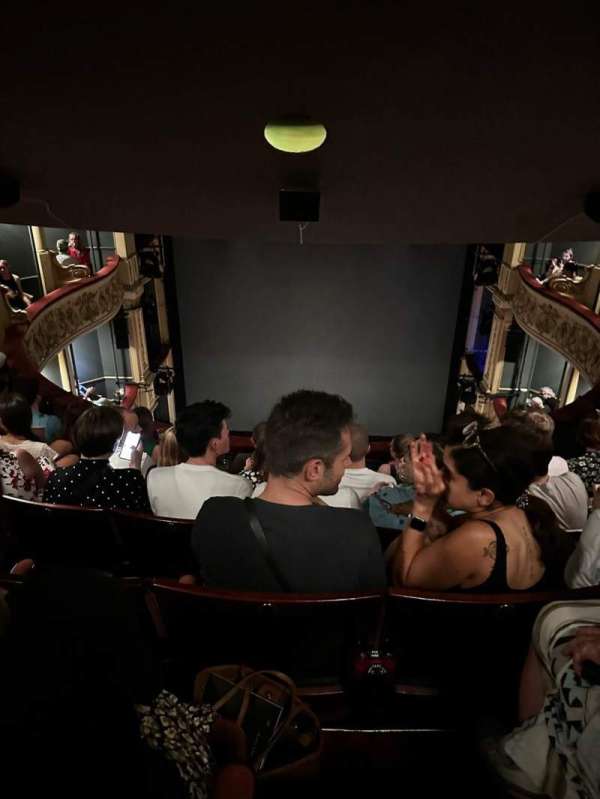 Duke of York's Theatre, bloc: Upper Circle, rangée: F, place: 12