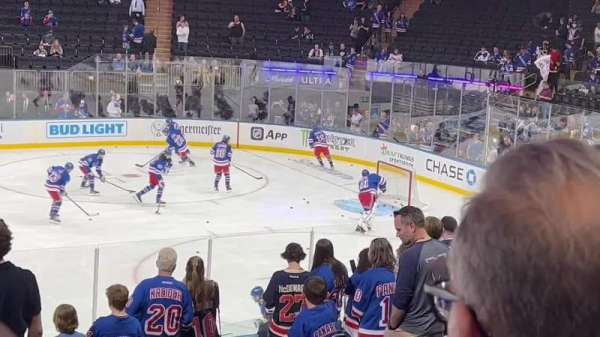 Madison Square Garden, bloc: 118, rangée: 17, place: 3-7