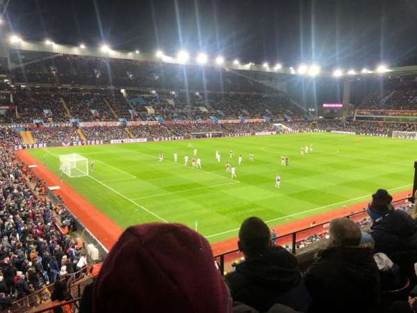 Villa Park, bloc: P1, rangée: KK, place: 271
