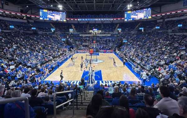 Chaifetz Arena, bloc: 108, rangée: M