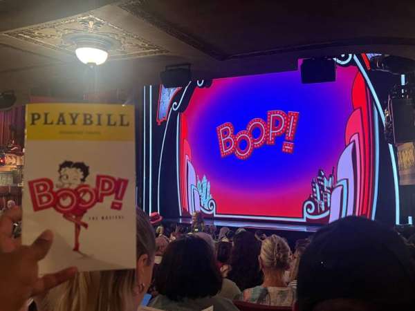 Broadhurst Theatre, bloc: Orchestra R, rangée: O, place: 26