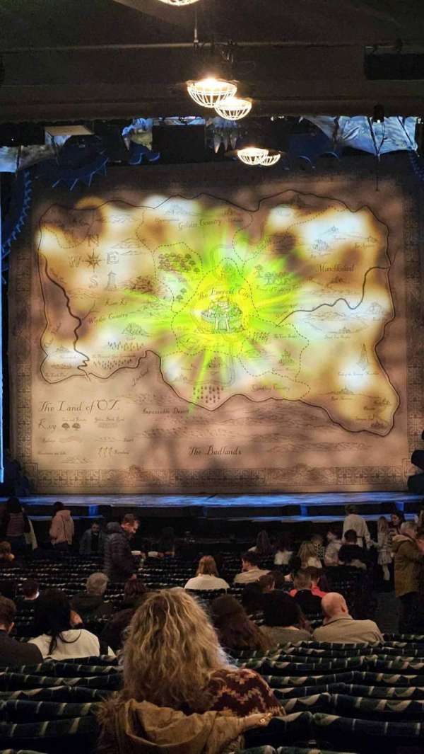 Apollo Victoria Theatre, bloc: Stalls, rangée: ZF, place: 16