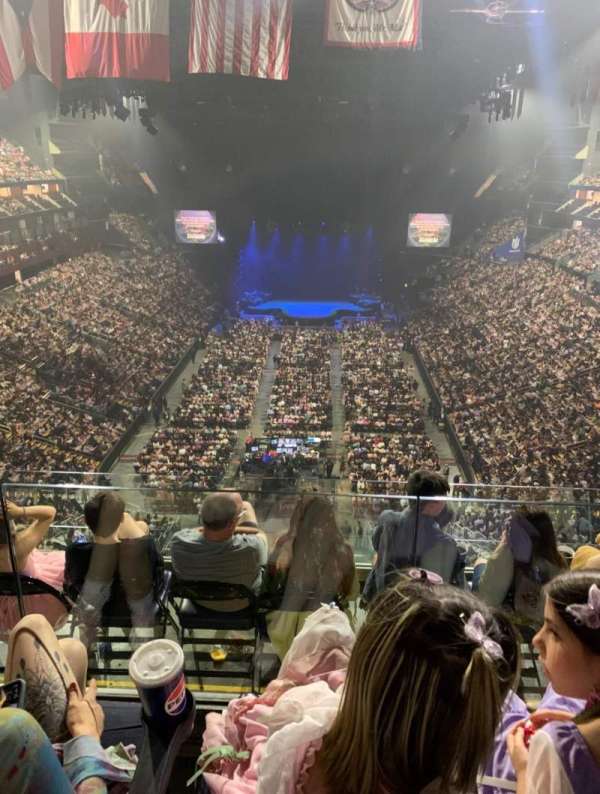 Nationwide Arena, bloc: 210, rangée: F, place: 3