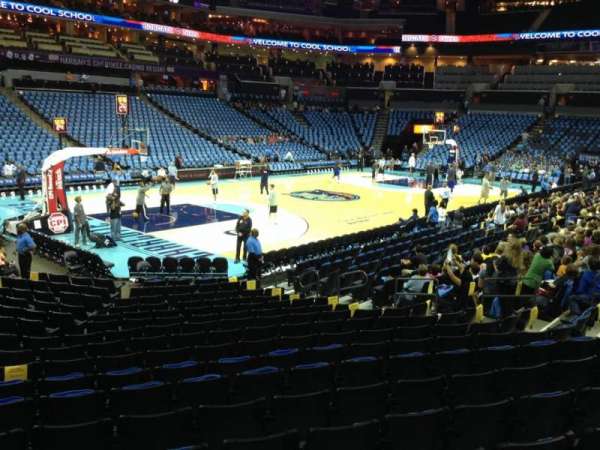 Spectrum Center, bloc: 117, rangée: N, place: 19
