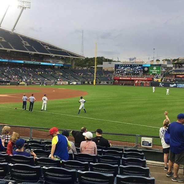 Kauffman Stadium, bloc: 141, rangée: K, place: 11