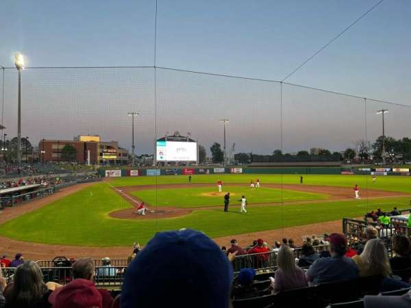 Dickey-Stephens Park, bloc: 208, rangée: G, place: 13